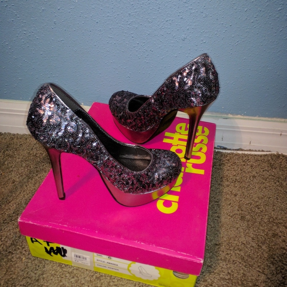 Sequence heels